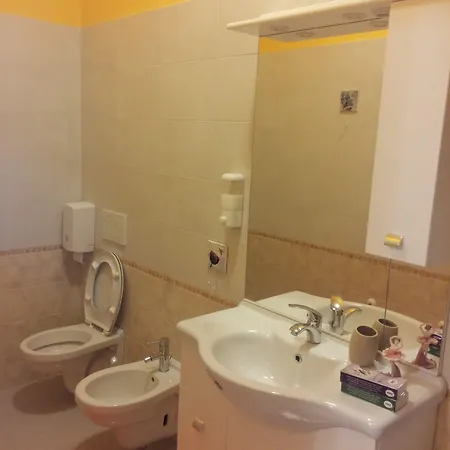 Alojamento de Acomodação e Pequeno-almoço Santa Lucia Silvi Paese