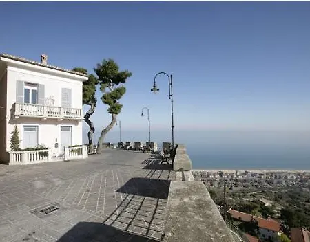 Santa Lucia 3* Silvi Paese